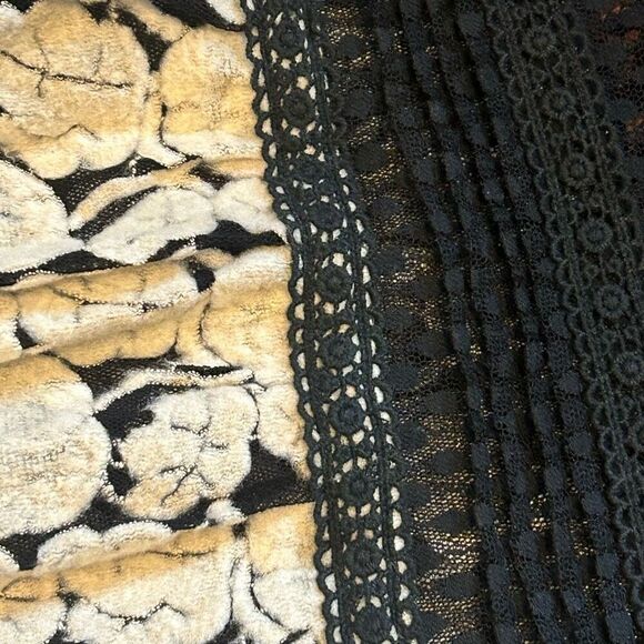 Altar'd State women's babydoll tunic feminine goth lace bell sleeve top size med - Picture 3 of 8